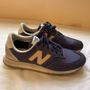WOMEN'S NEW BALANCE W420V2 SNEAKERS